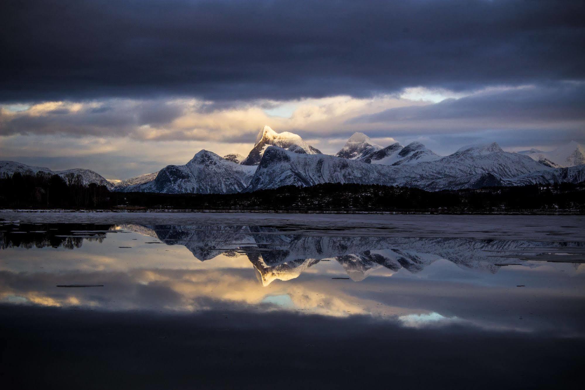 Tysfjord Hotel Storjord I Tysfjord Экстерьер фото