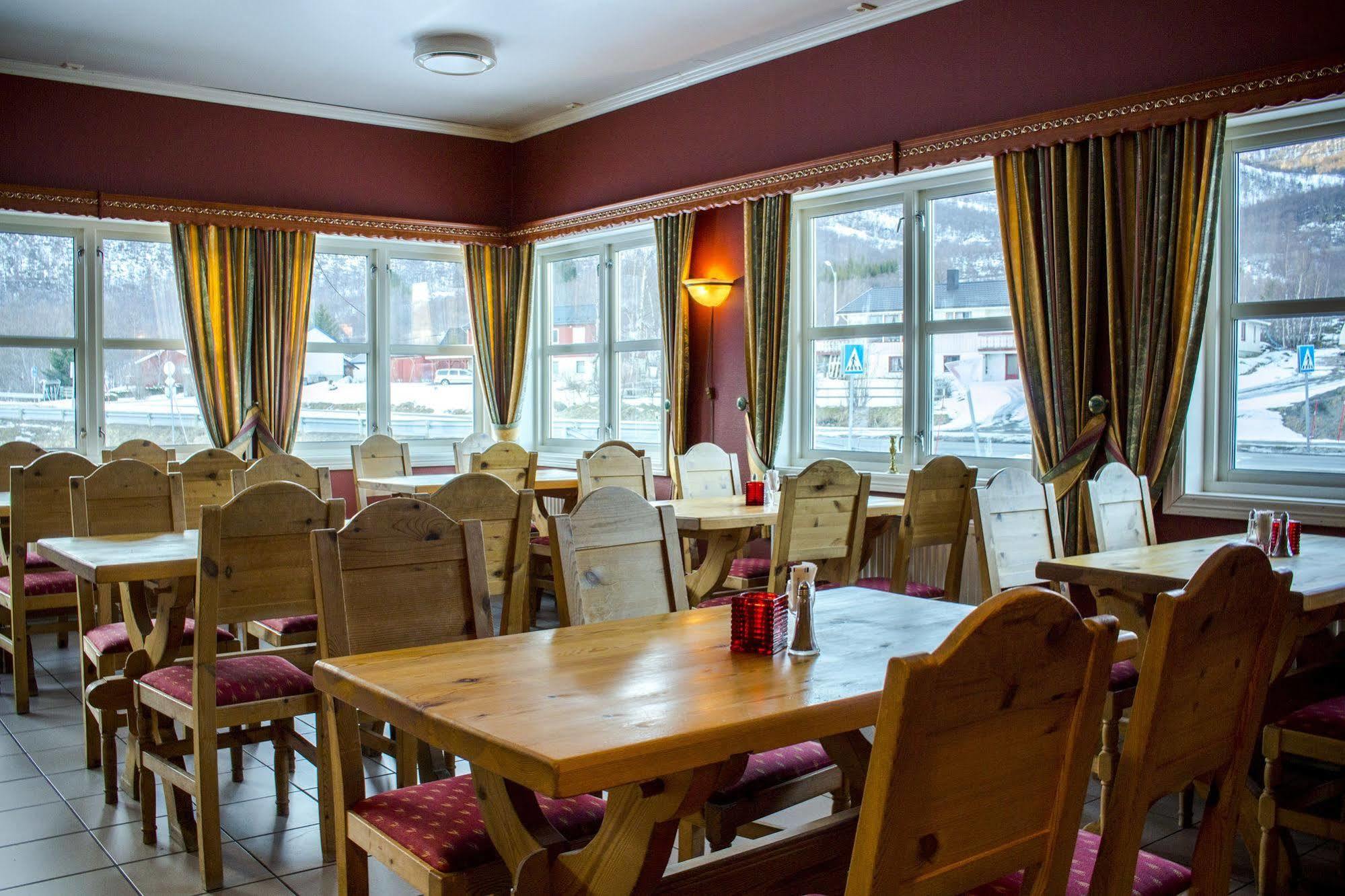 Tysfjord Hotel Storjord I Tysfjord Экстерьер фото